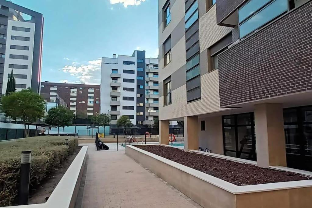 Valdebebas Con Garaje Gimnasio Y Piscina Apartment Madrid Luaran gambar
